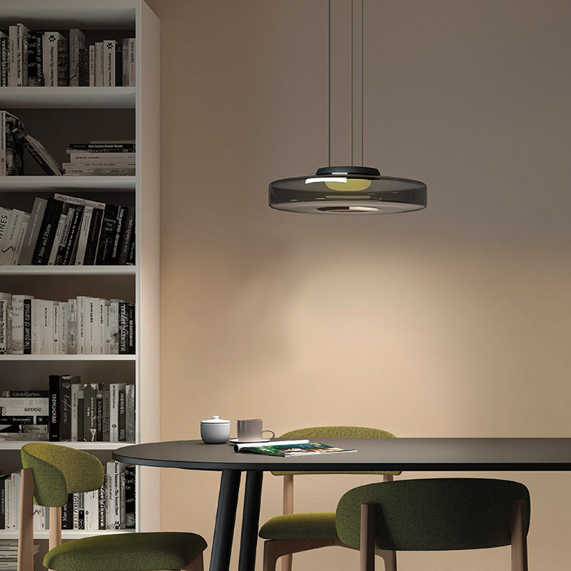 Funktionale Glaspendelleuchten im Bauhausstil