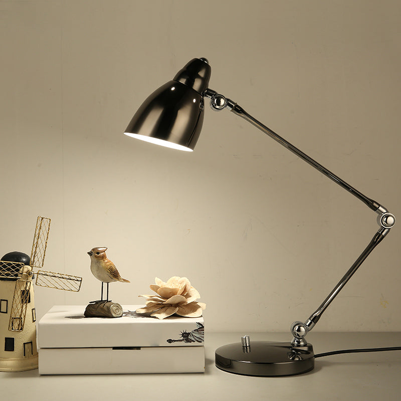 Metall-Tischlampe im Industrie-Style – Verstellbarer Arm & Glockenschirm