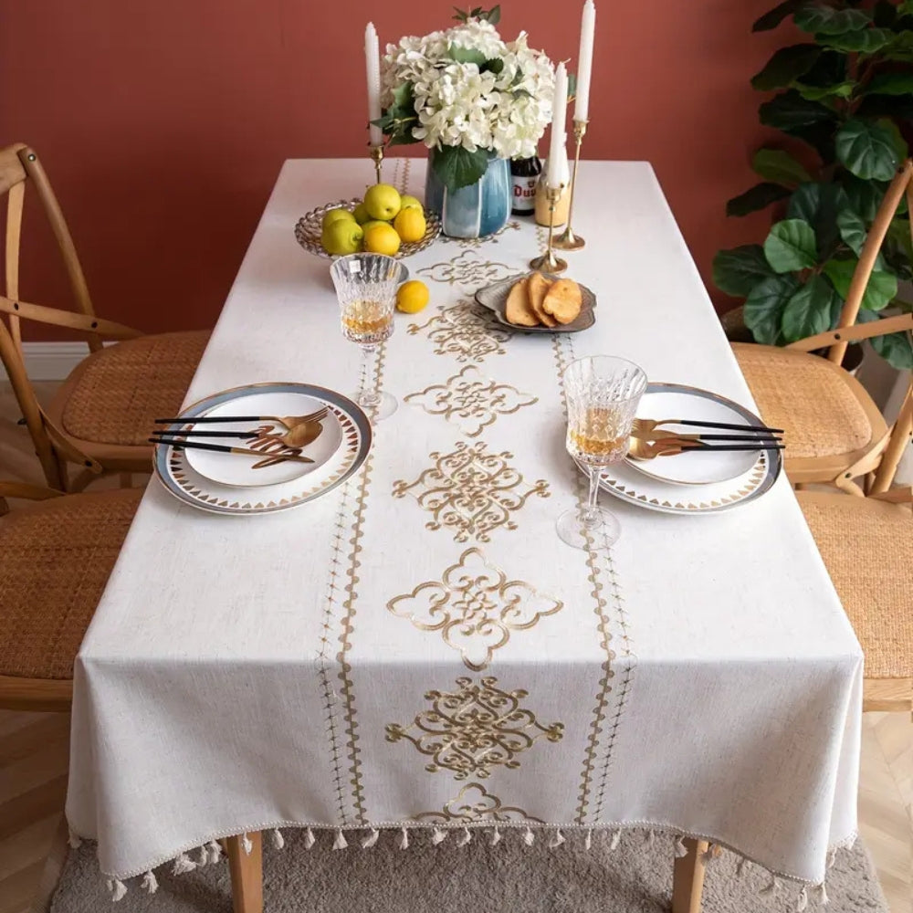 Rutschfeste Tischdecke mit Feiner Stickerei