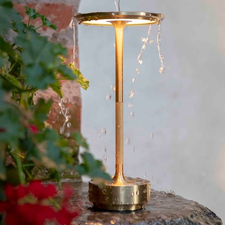 Luxuriöse Tischlampe – Dezente Eleganz & warmes Licht