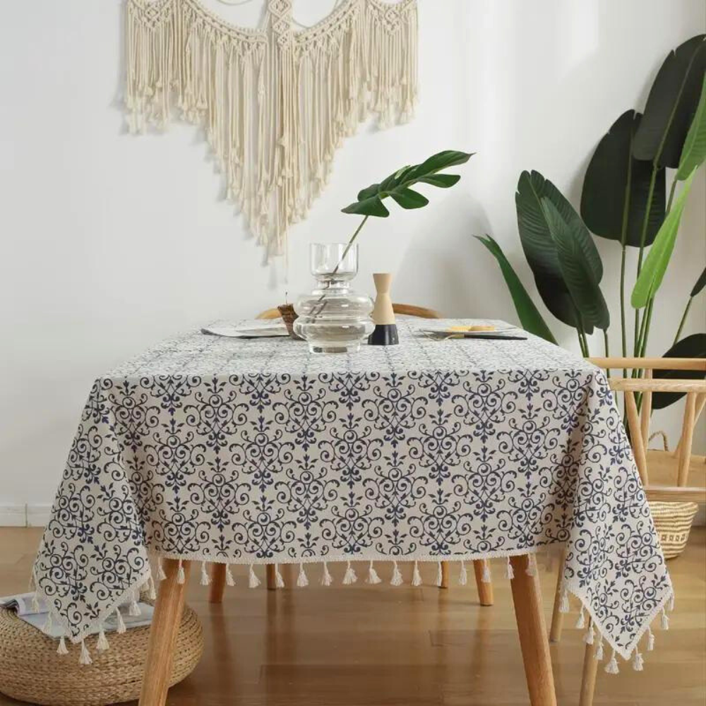 Gemusterte Tischdecke im Cottage-Stil – Ländliche Eleganz