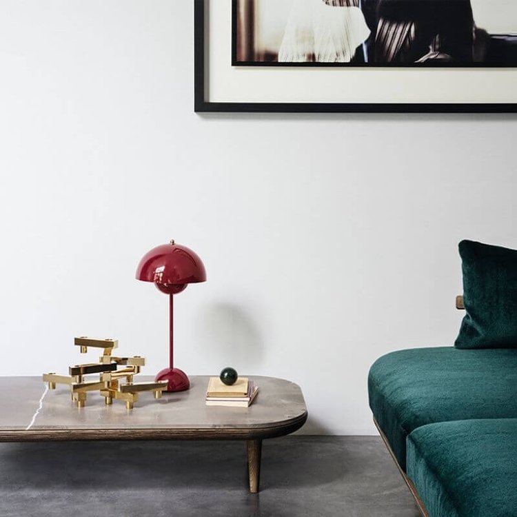 Moderne LED-Tischlampe Mit Touch-Funktion Und Farbwechsel