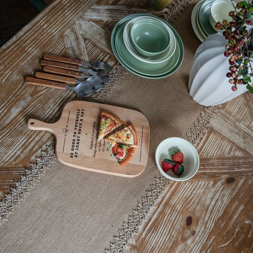 Rustikaler Jute-Tischläufer im Boho-Charme