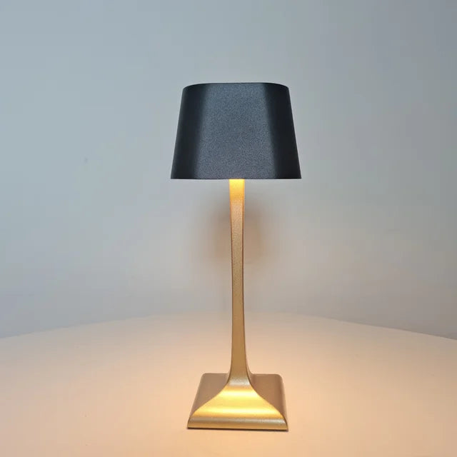 Quadratische LED-Tischlampe – Modernes Licht mit USB-Stromversorgung