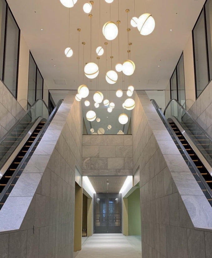 Pendelleuchte in Mondsichel-Form – Stilvolle Deckenleuchte