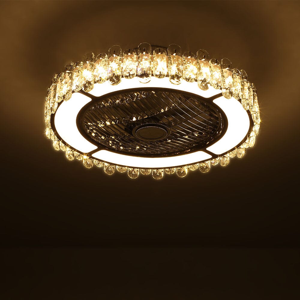Flach montierbarer Deckenventilator mit LED und rundem Kristall-Lampenschirm