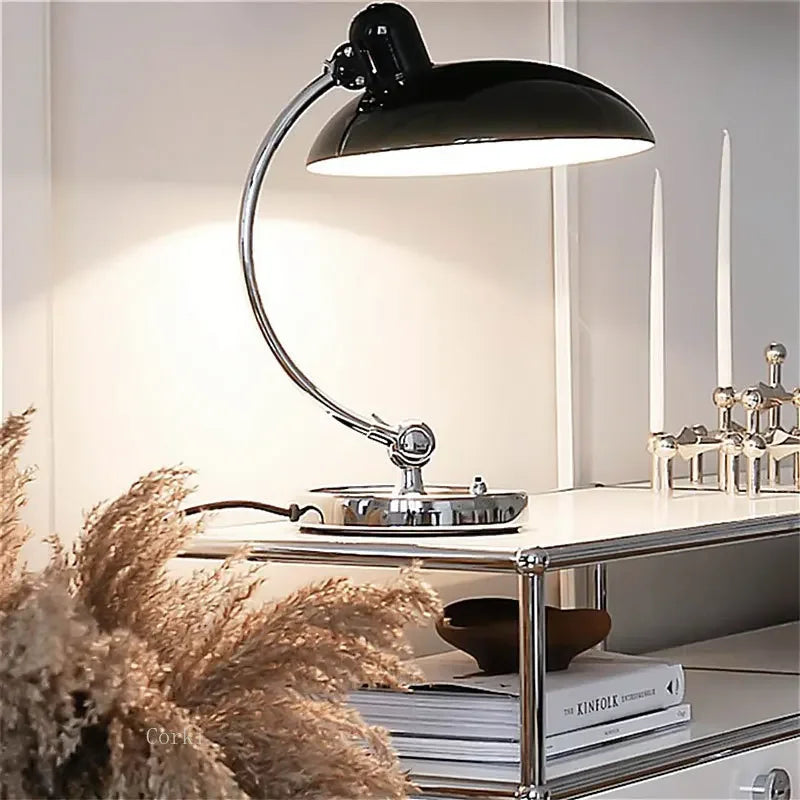 Dänische Design-Tischlampe – Minimalistische Beleuchtung