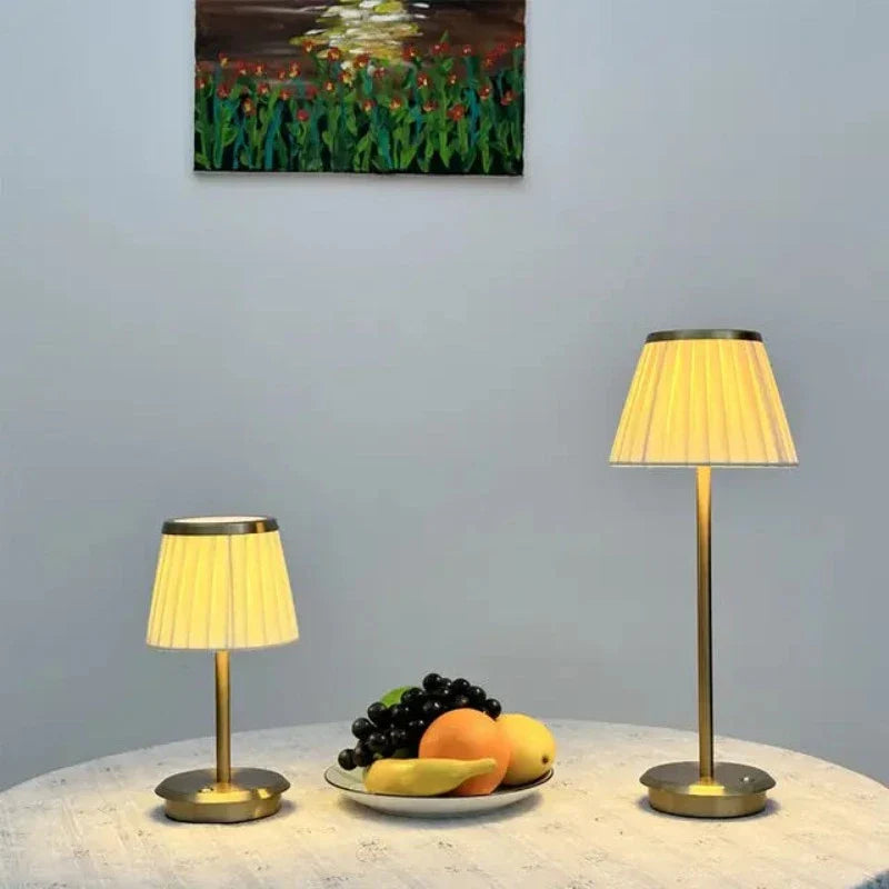 Minimalistische Messing-Tischlampe – Kabellose Tischbeleuchtung