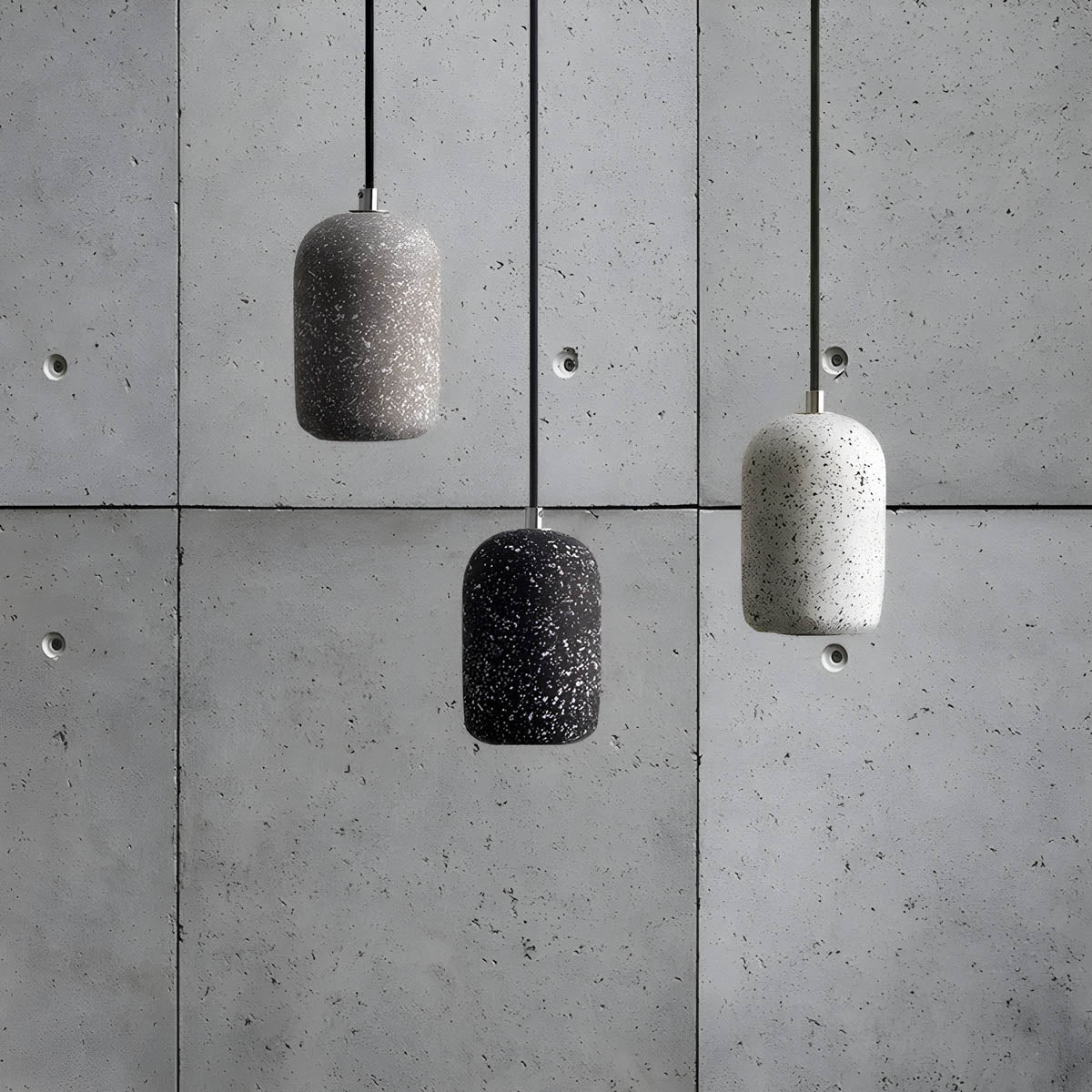 Pendelleuchte aus Metall mit Beton-Optik