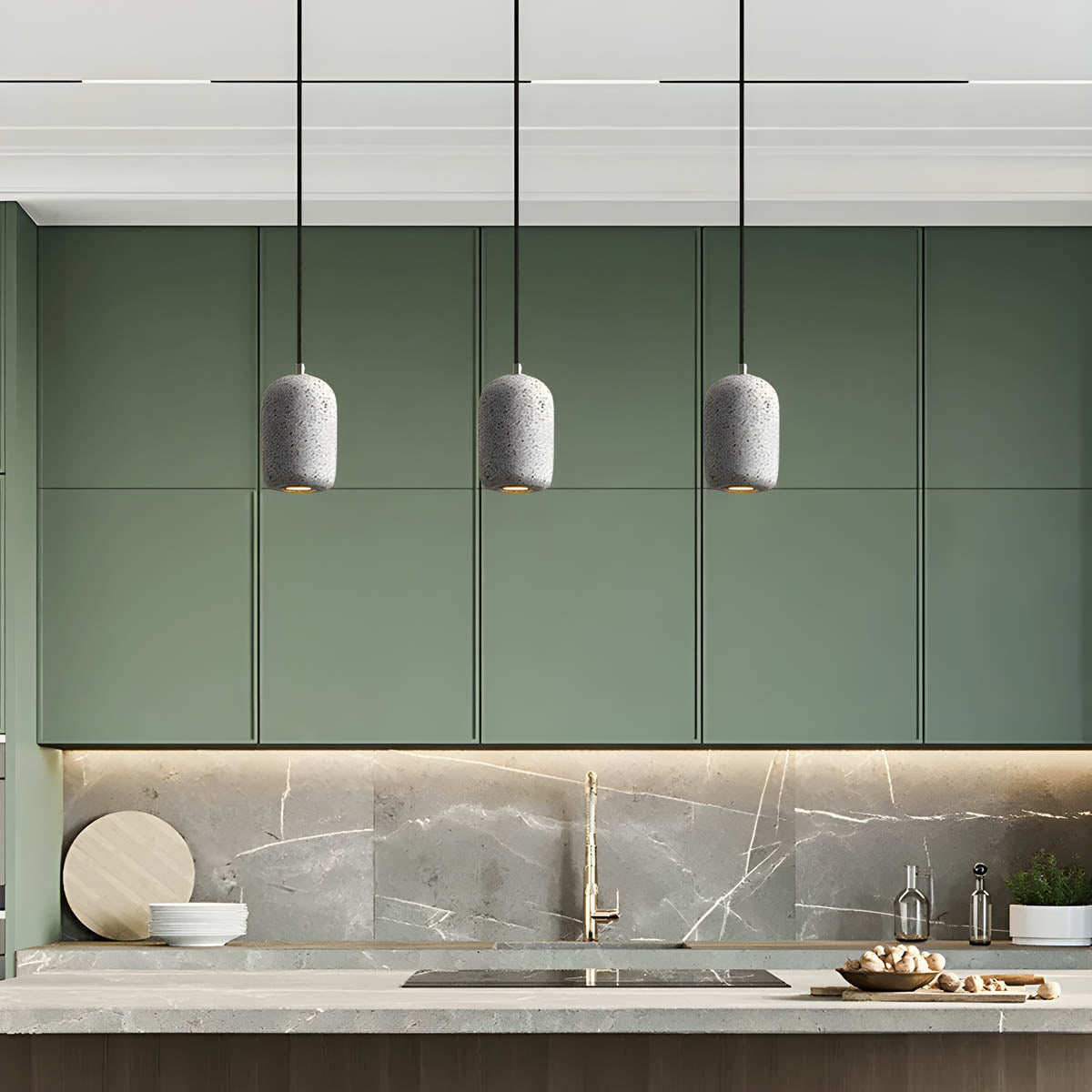 Pendelleuchte aus Metall mit Beton-Optik