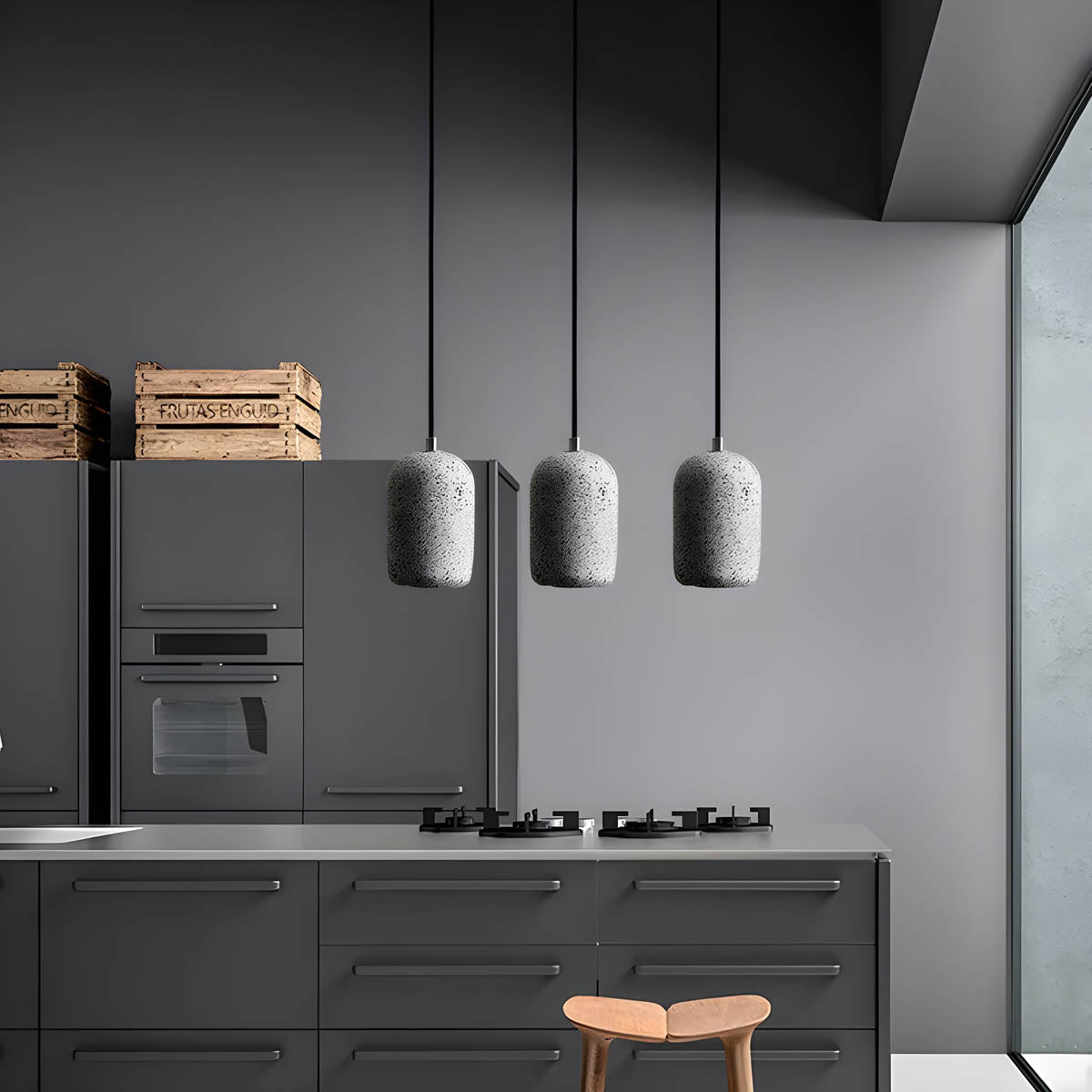 Pendelleuchte aus Metall mit Beton-Optik