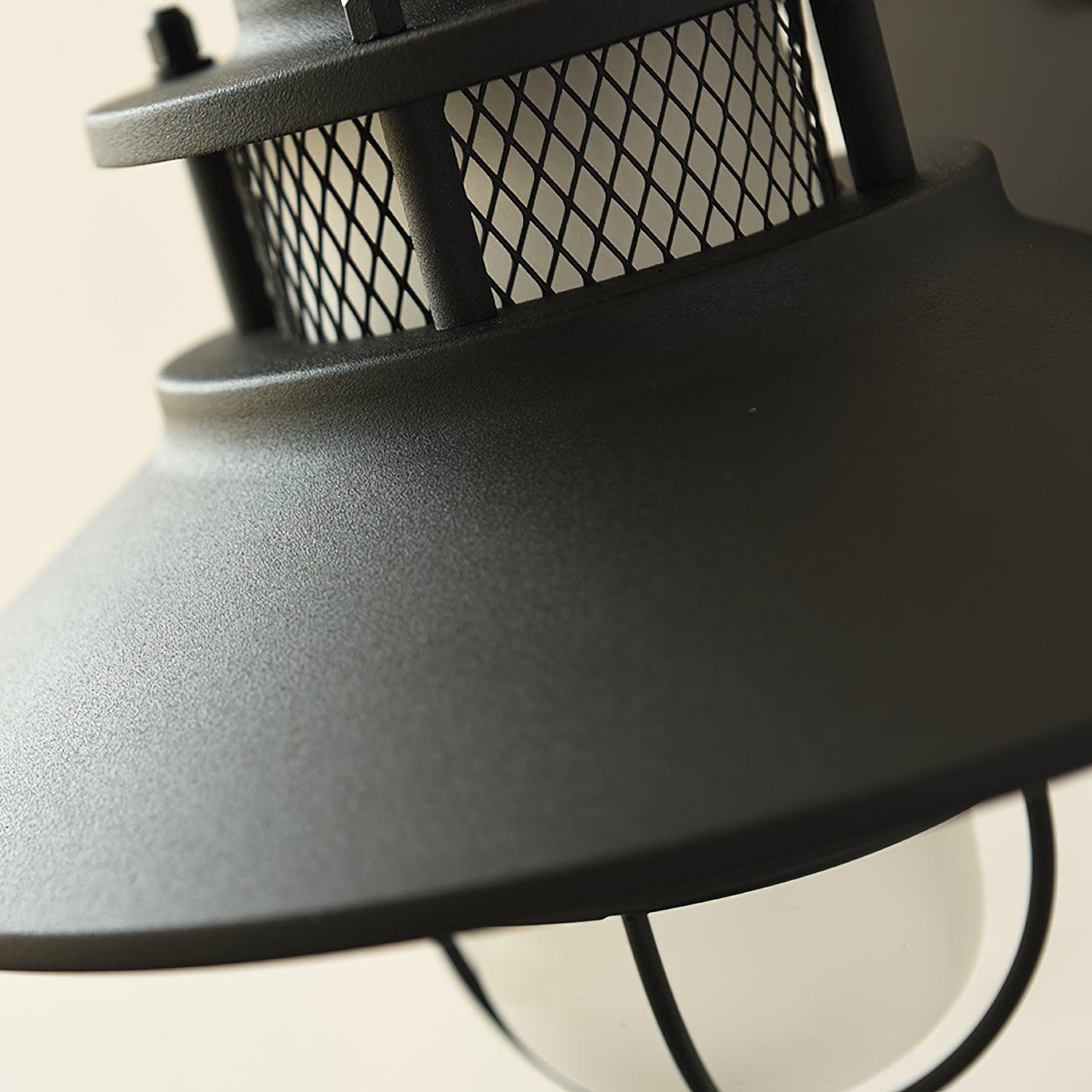 Kesselförmige Außenwandlampe – Zeitloses Design