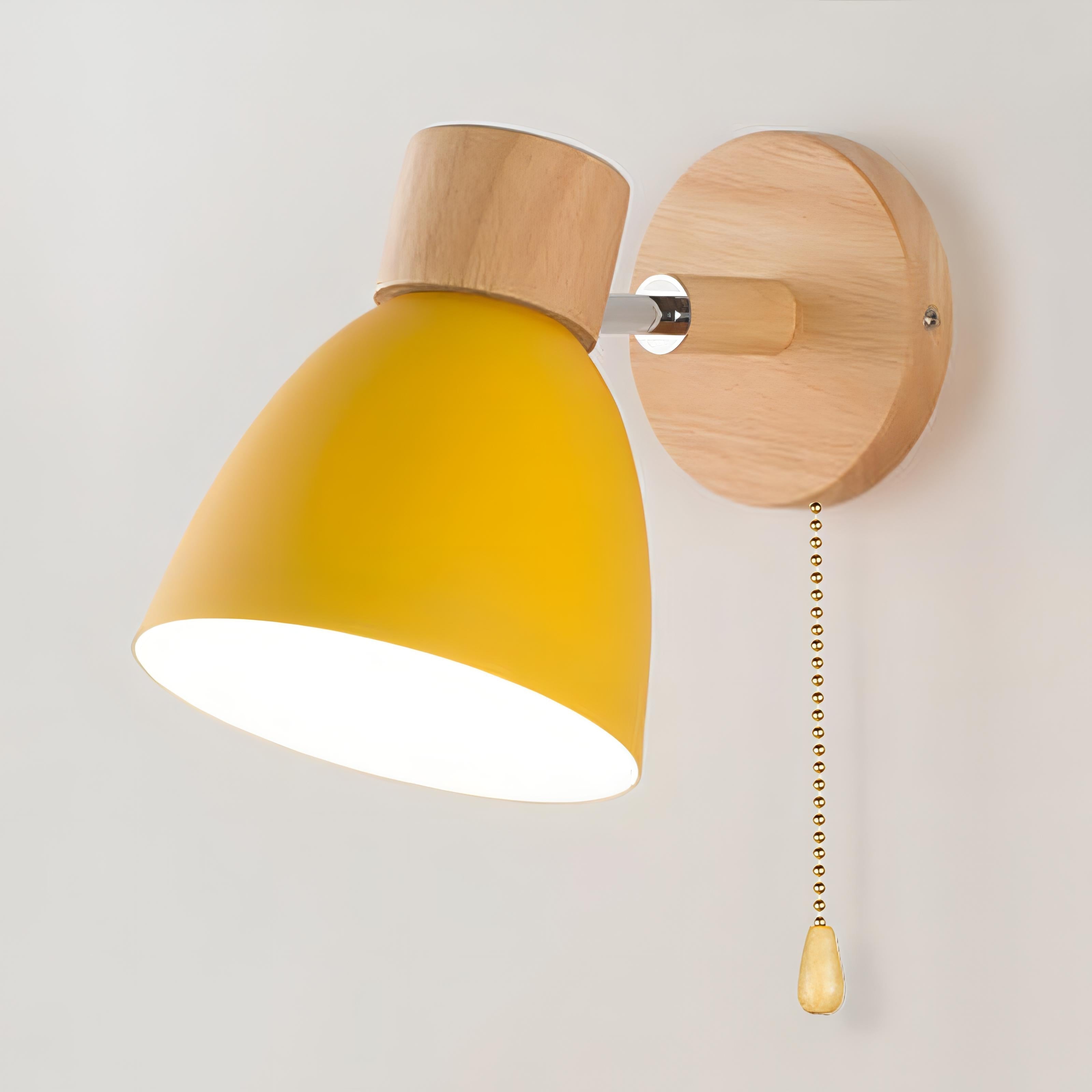 Nordic Design Wandlampe aus Holz mit Hängendem Schalter