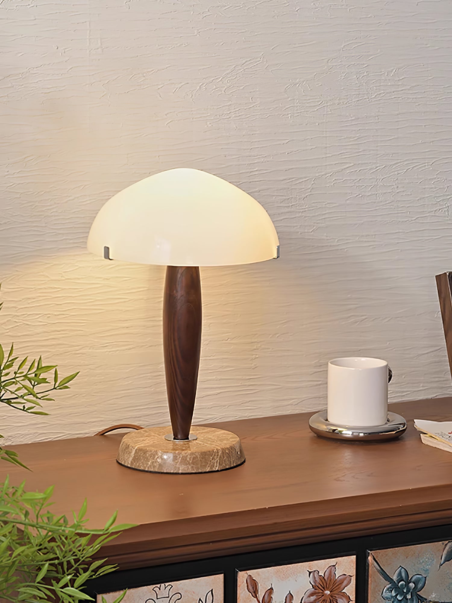 Minimalistische Nachttischlampe im Mid-Century Design
