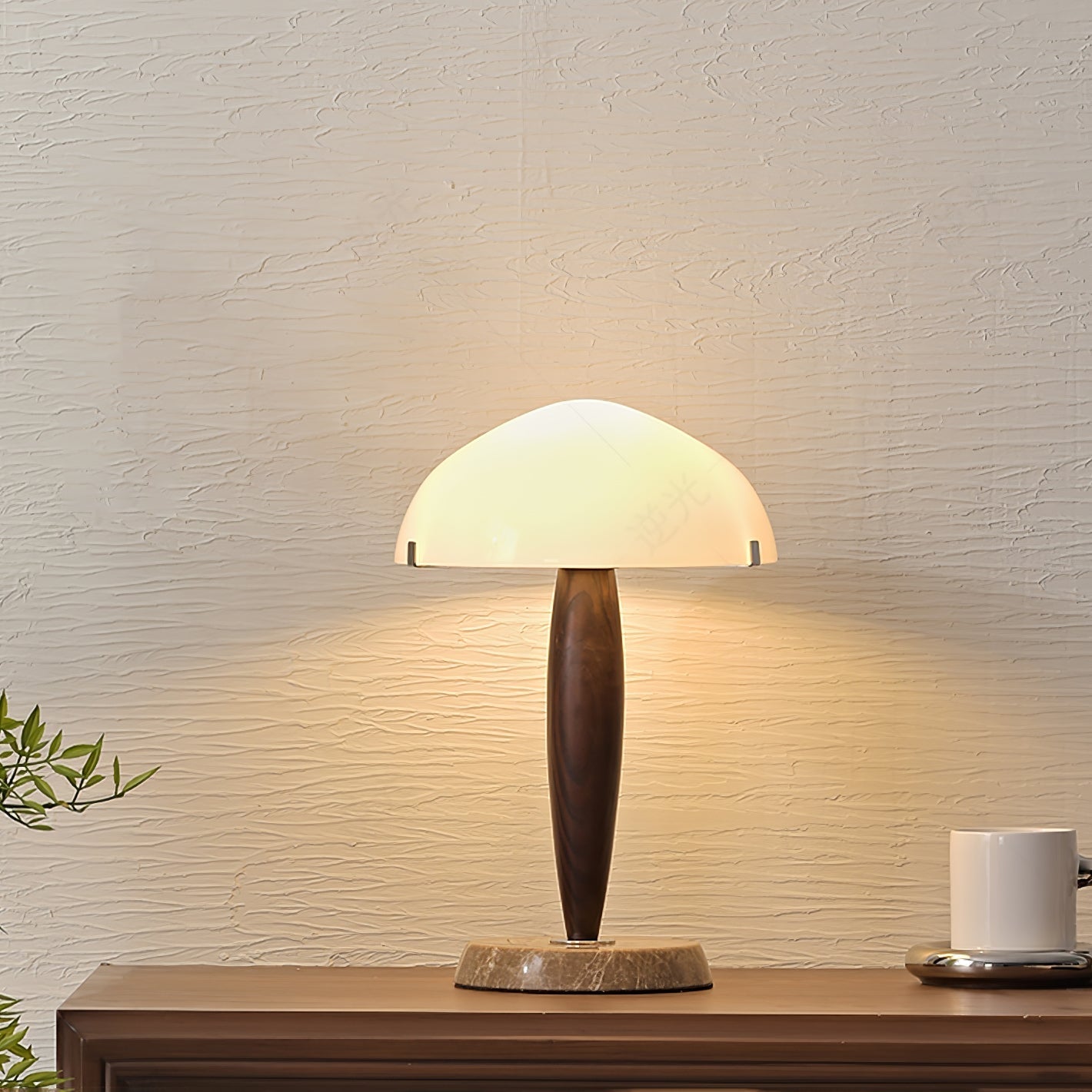 Minimalistische Nachttischlampe im Mid-Century Design