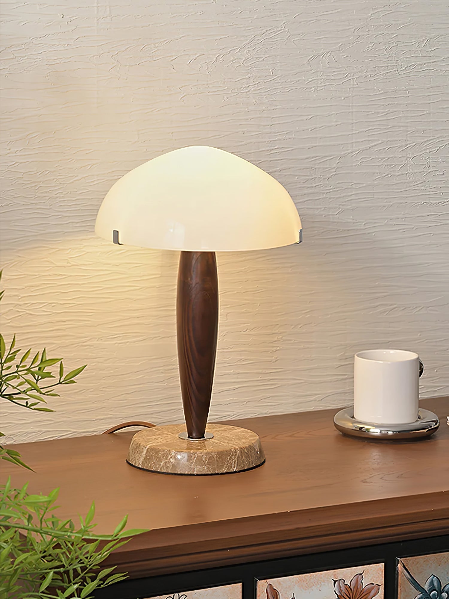 Minimalistische Nachttischlampe im Mid-Century Design