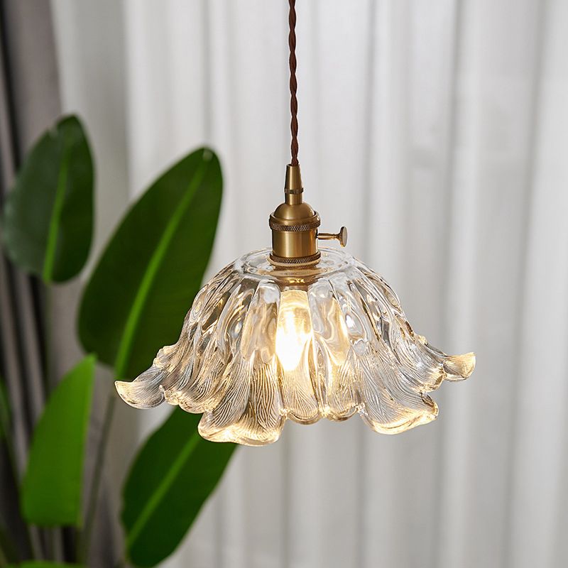 Glas-Pendelleuchte in Blumenform – Goldfarben
