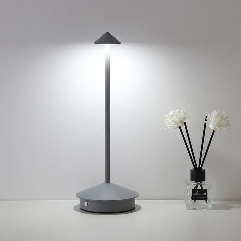 Dimmbare LED-Tischlampe Mit Berührungssensor – Komfortables Licht Auf Knopfdruck