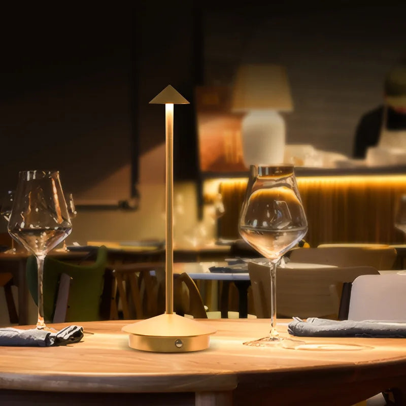 Dimmbare LED-Tischlampe Mit Berührungssensor – Komfortables Licht Auf Knopfdruck