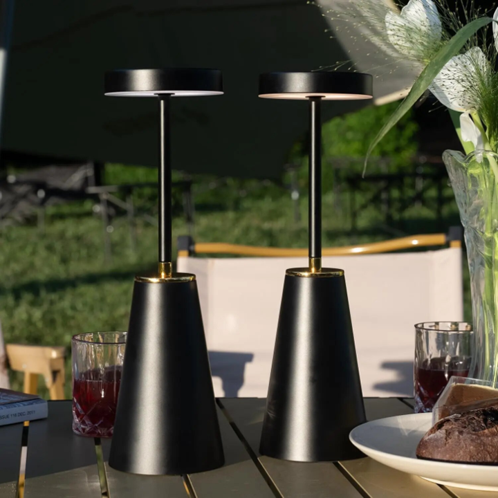 Moderne kabellose Lumiflex Tischleuchte