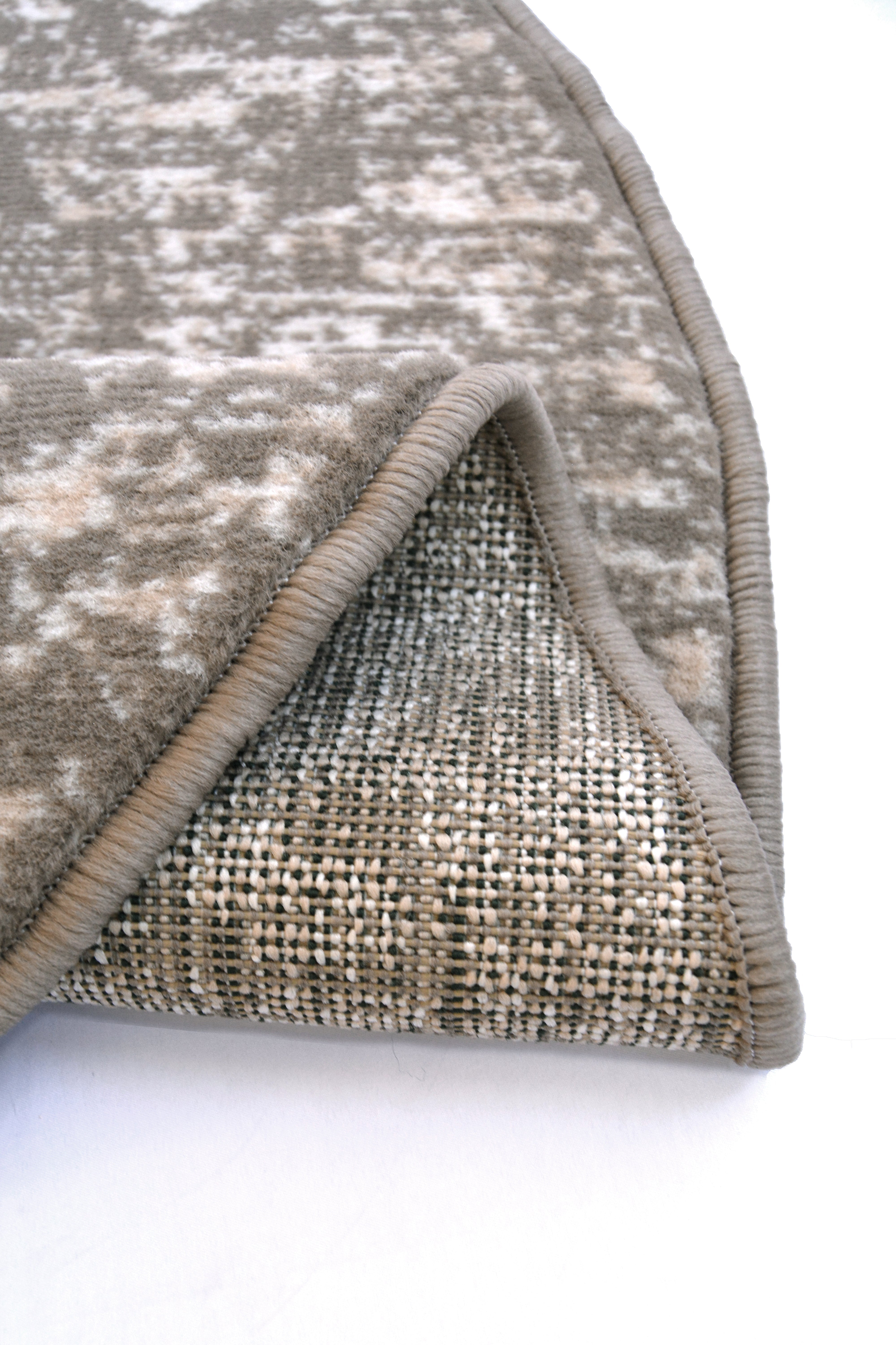 Strapazierfähiger Teppich im traditionellen Stil – Moderne Farbgestaltung