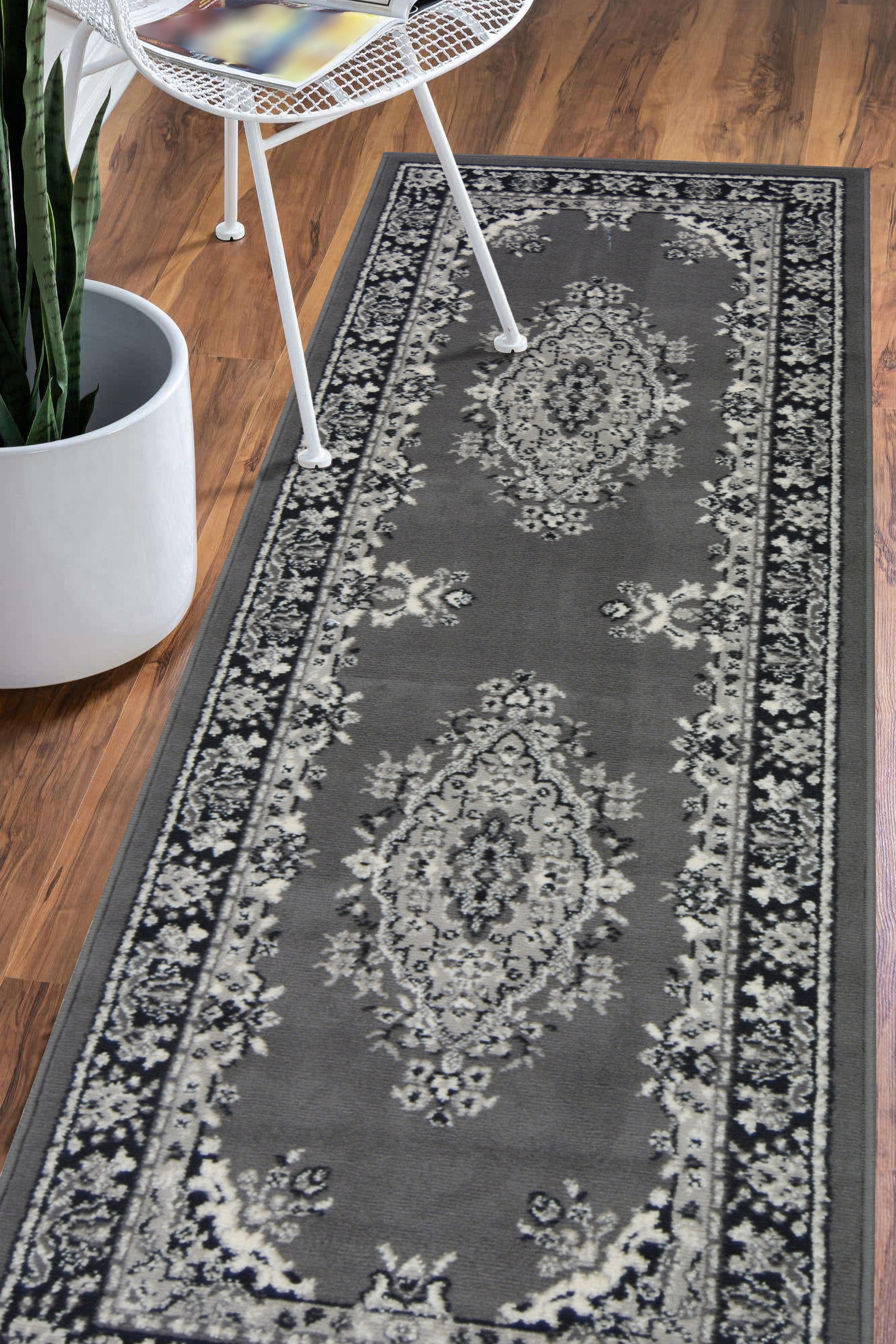 Traditioneller Wohnzimmerteppich – Retro-Stil