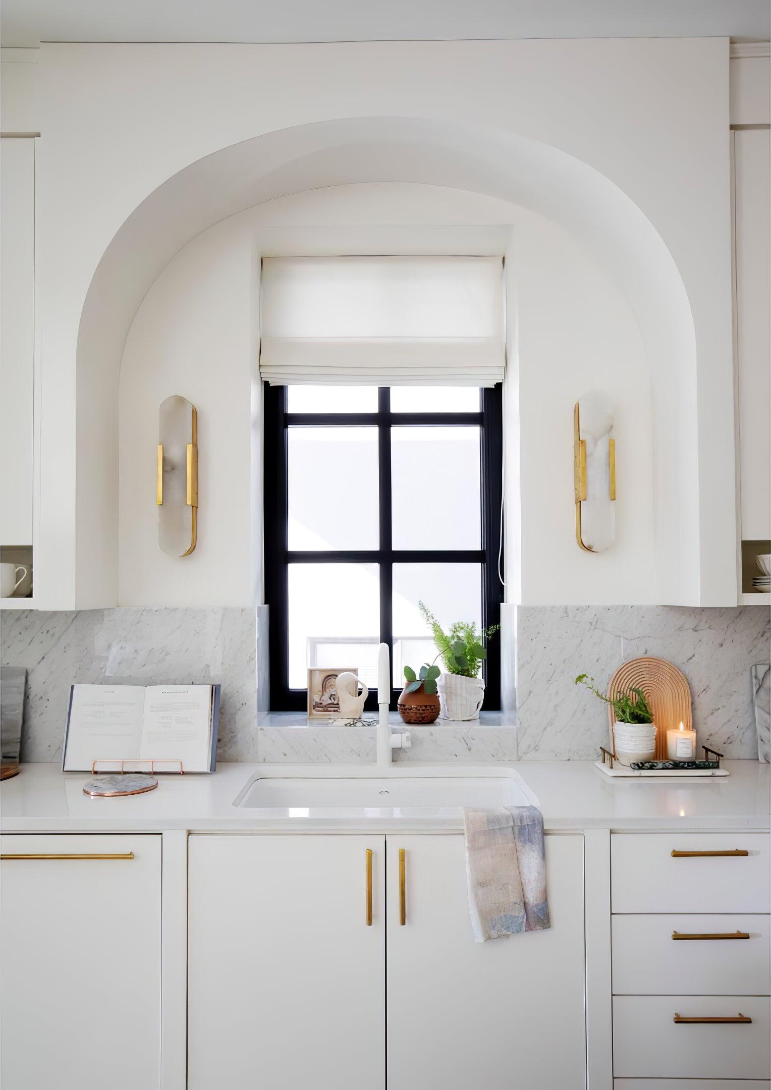 Langlebige Alabaster-Wandlampe Mit Modernem Look