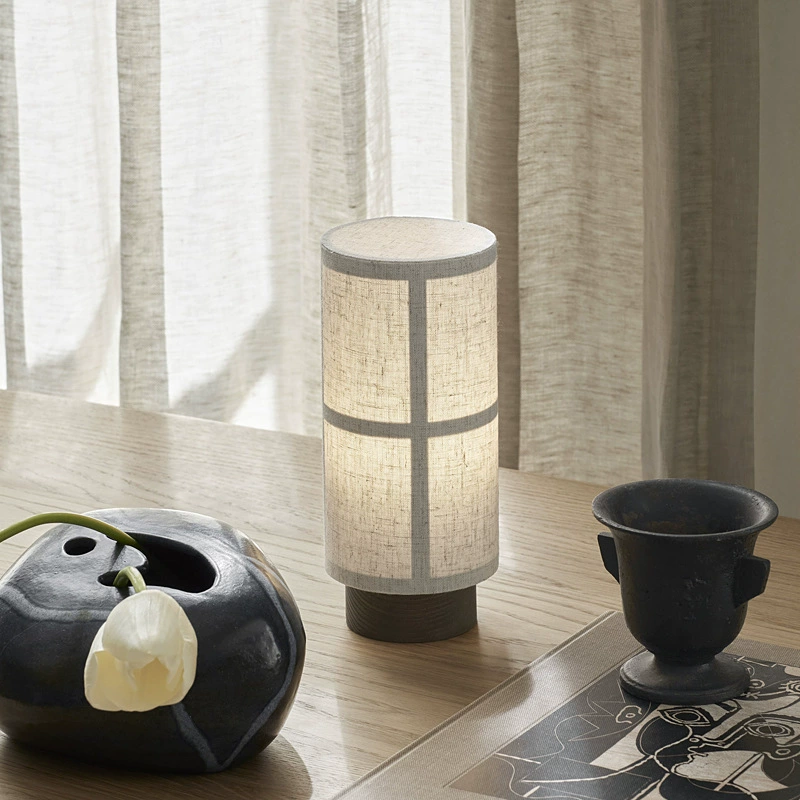 Zylindrische Form Minimalistische Seiden-Tischlampe