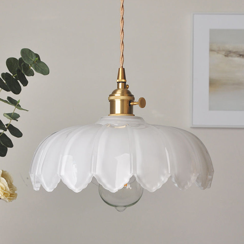 Retro-Pendelleuchte mit glasiertem Blumenmuster