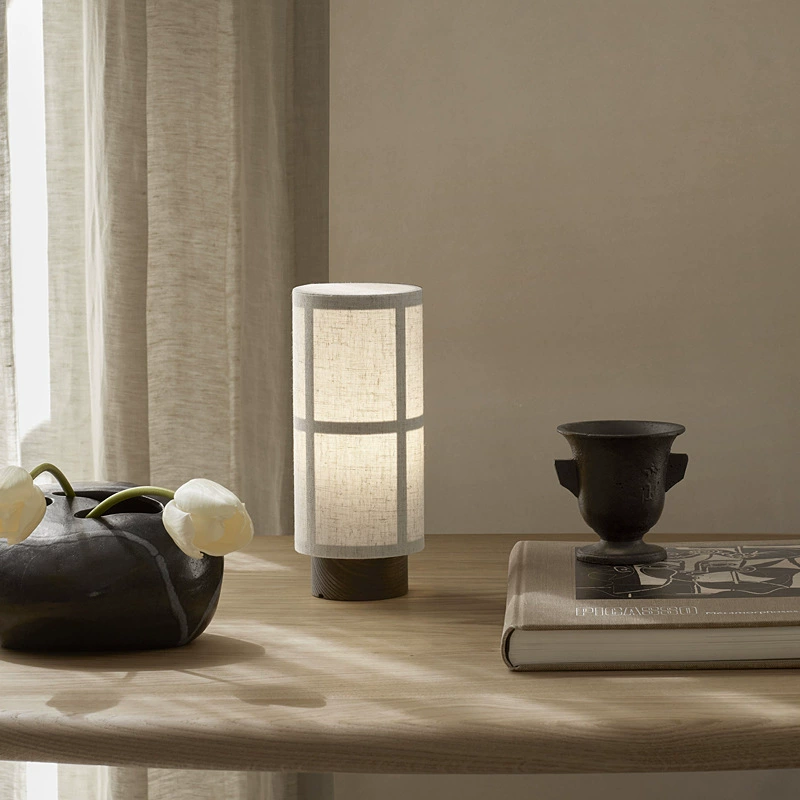 Zylindrische Form Minimalistische Seiden-Tischlampe