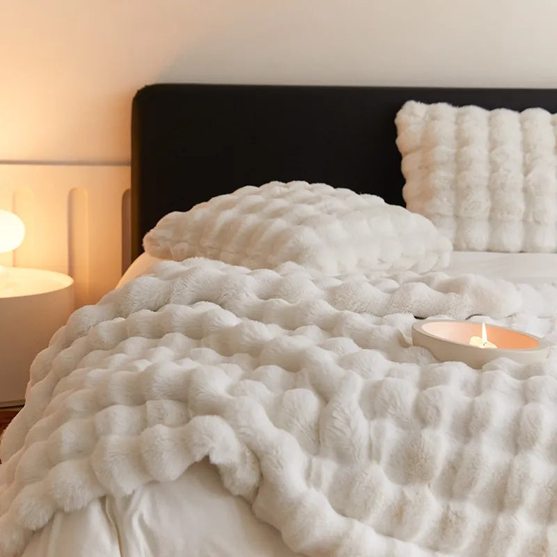 Kunstfell-Decke in Hasenfell-Optik – Flauschig & luxuriös