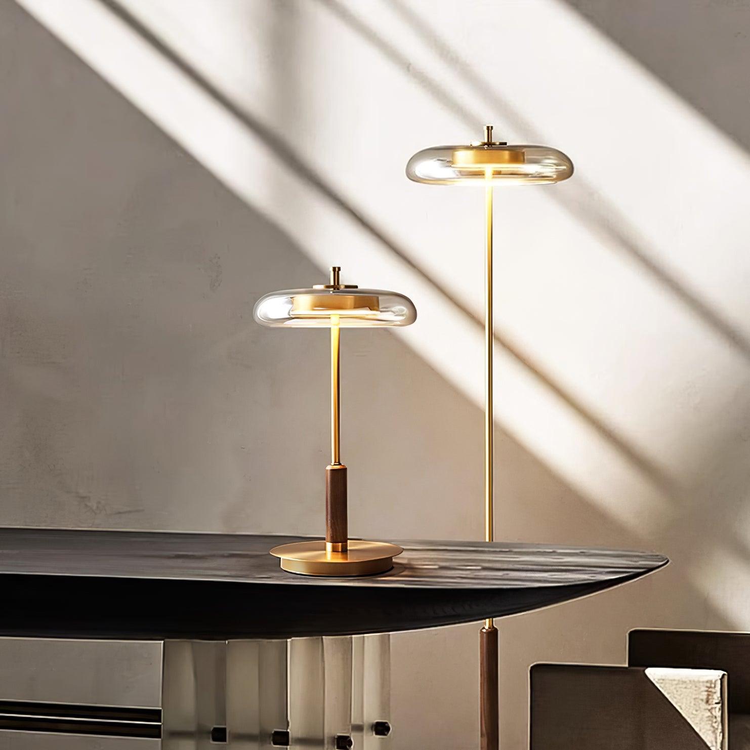 Schlanke Tischlampe aus Glas – Minimalistisch