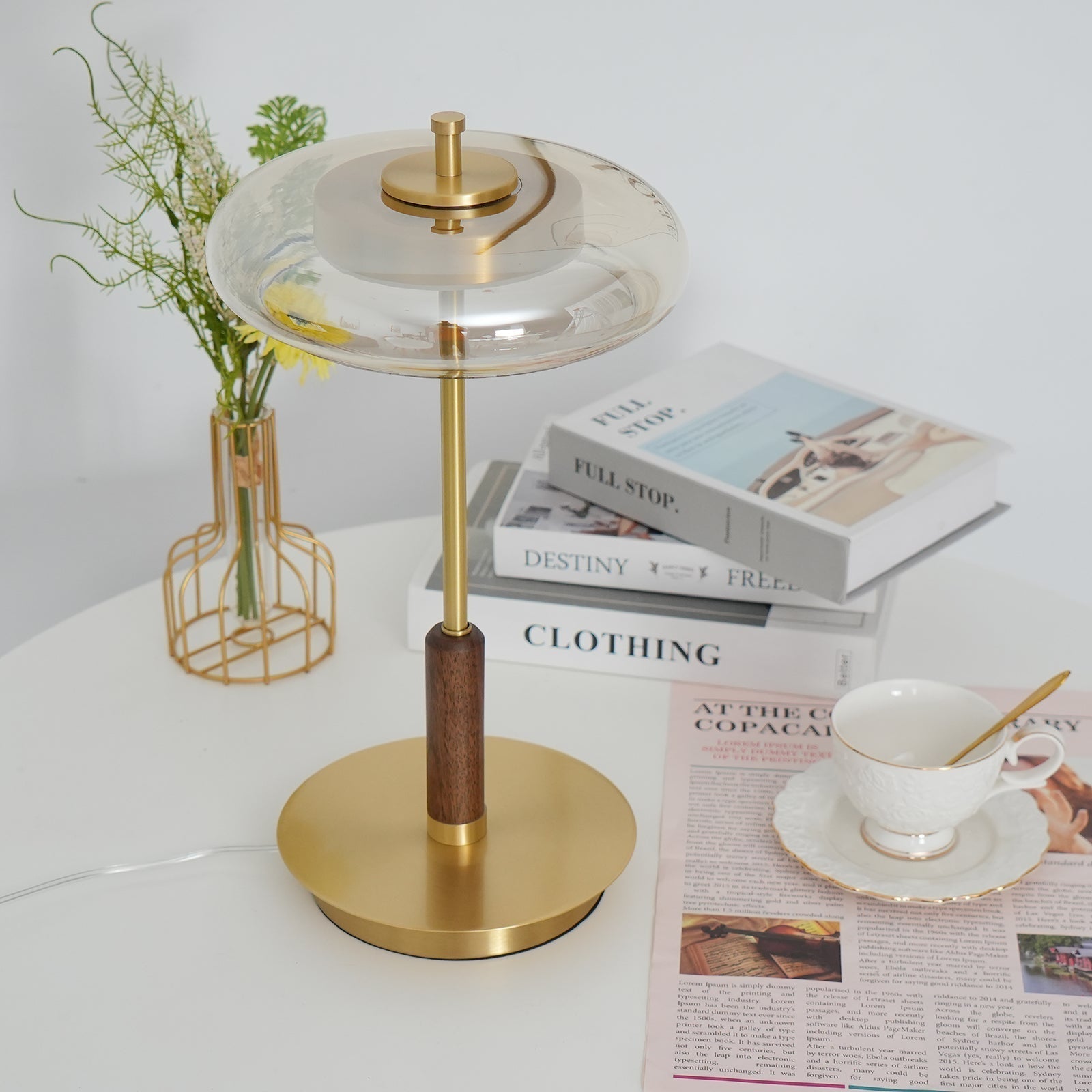 Schlanke Tischlampe aus Glas – Minimalistisch