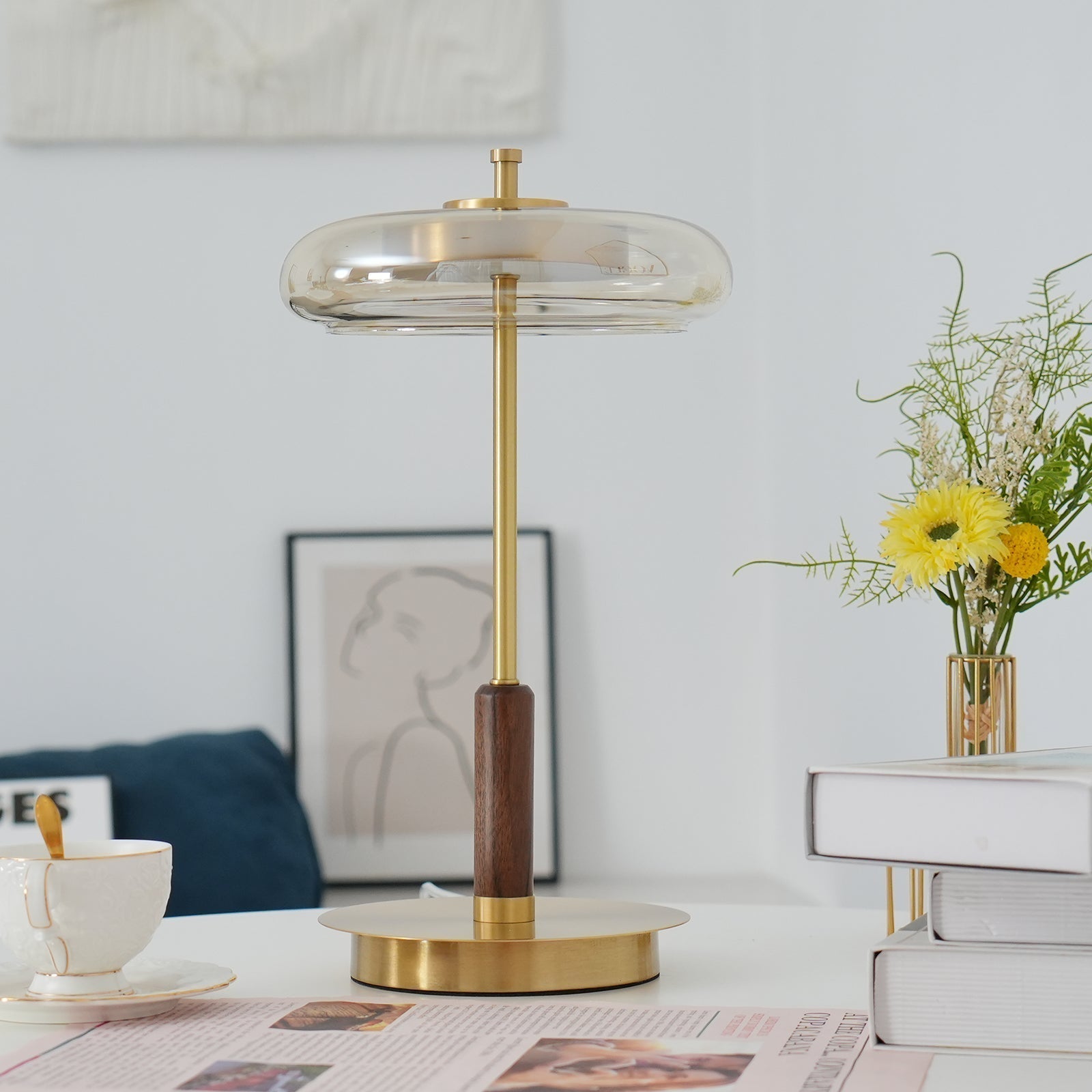 Schlanke Tischlampe aus Glas – Minimalistisch