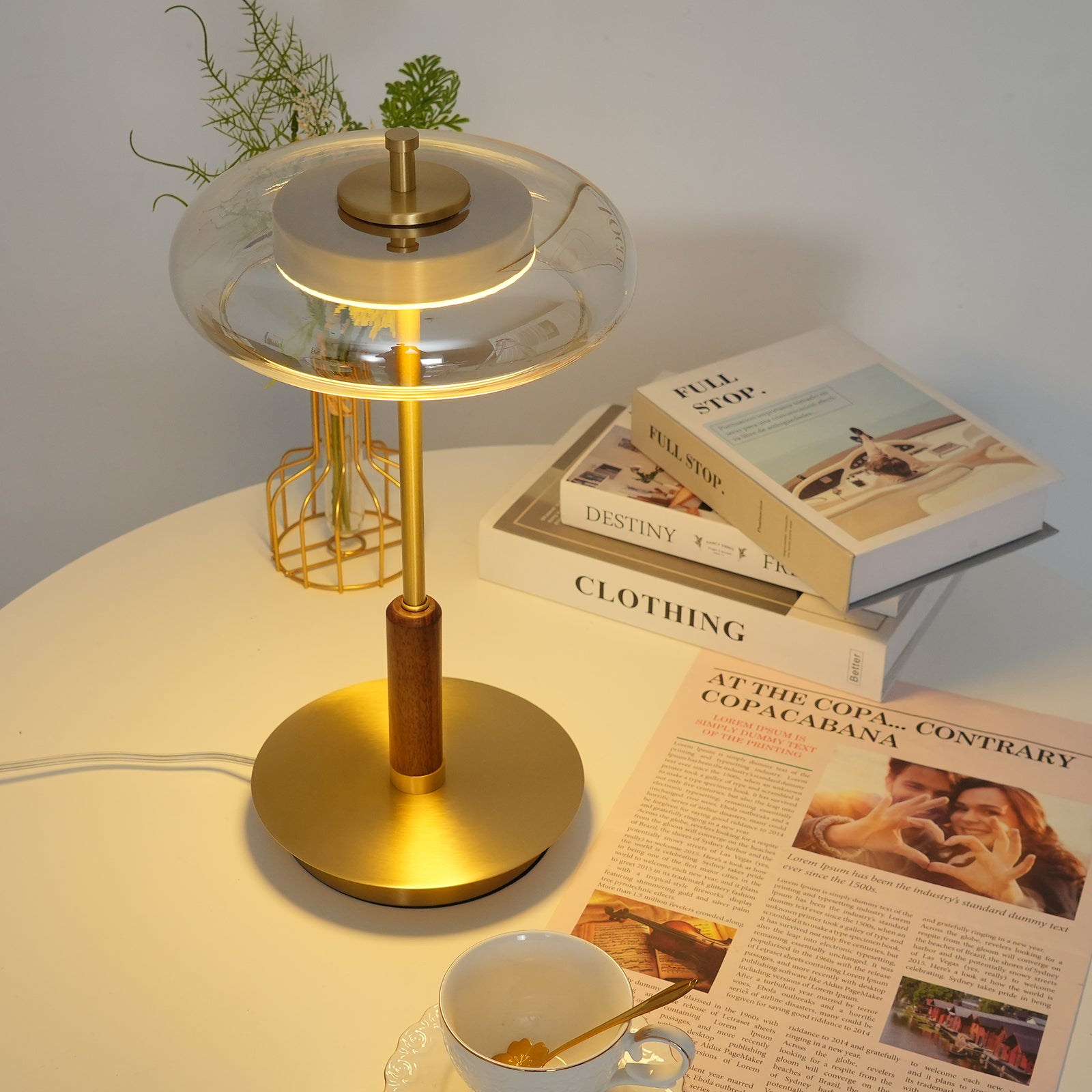Schlanke Tischlampe aus Glas – Minimalistisch