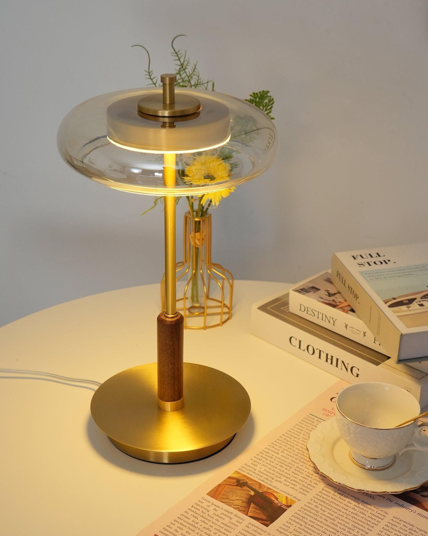 Schlanke Tischlampe aus Glas – Minimalistisch