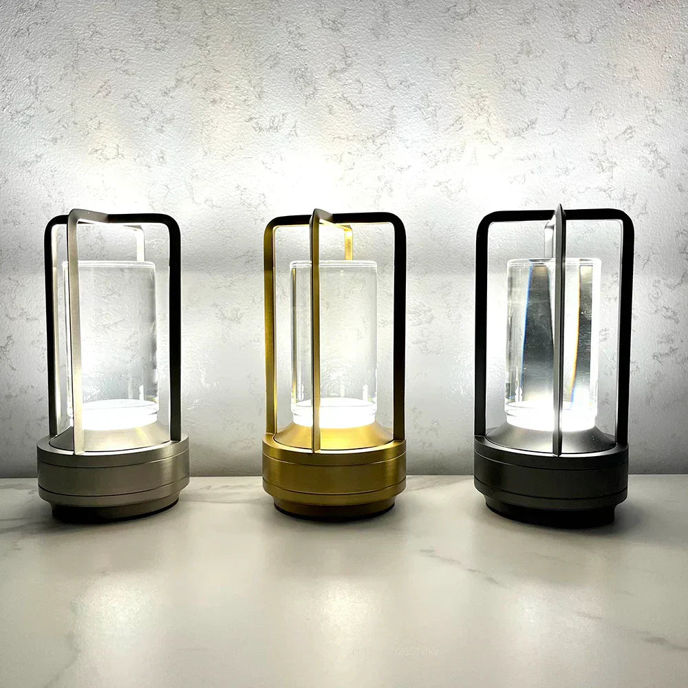 Wiederaufladbare LED-Laterne mit USB-Port – Vielseitige Lichtquelle für Haus und Garten