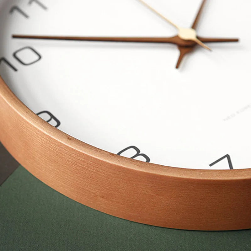 Zeitentrückung – Wanduhr aus Holz und Glas