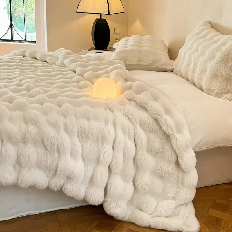 Wintertraum: PlushCozy Kunstpelz-Winterdecke in Premium-Qualität