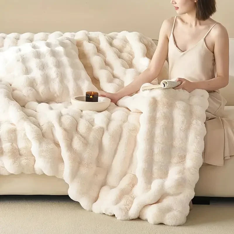 Wintertraum: PlushCozy Kunstpelz-Winterdecke in Premium-Qualität