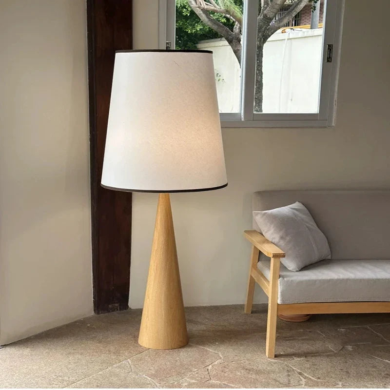 Natürliche Holz-LED Stehleuchte im Nordic Design