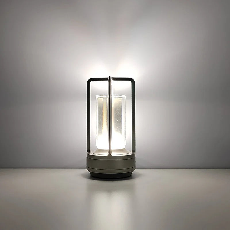 Wiederaufladbare LED-Laterne mit USB-Port – Vielseitige Lichtquelle für Haus und Garten