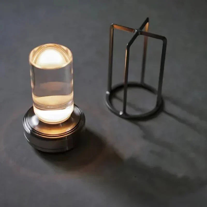 Wiederaufladbare LED-Laterne mit USB-Port – Vielseitige Lichtquelle für Haus und Garten