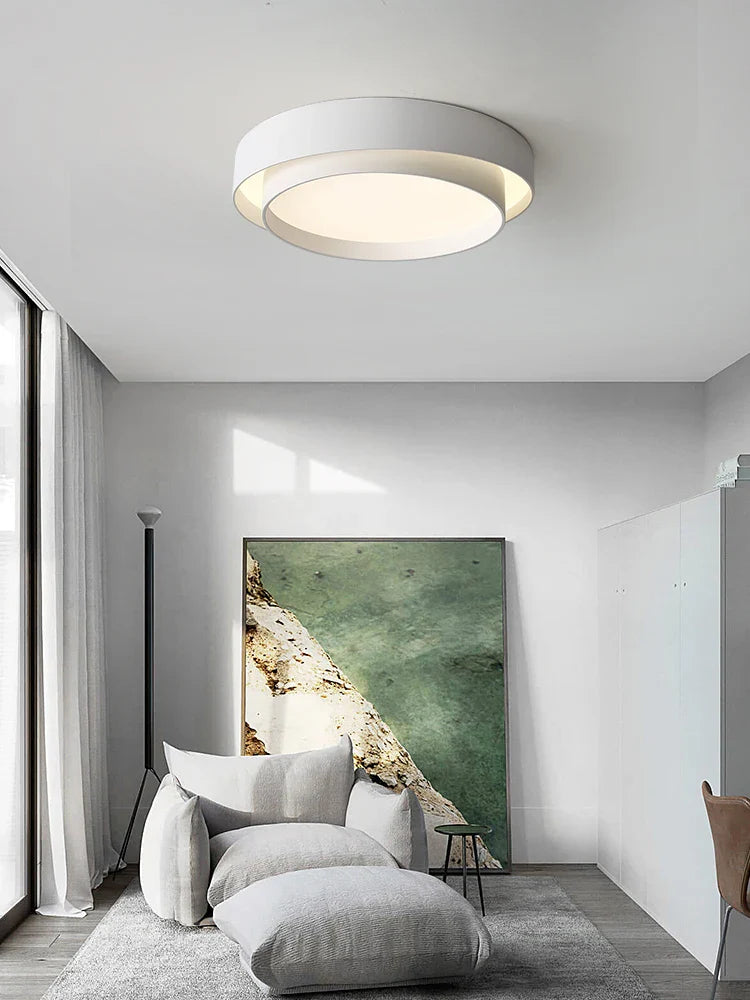 Minimalistische Deckenlampe im Skandi-Look