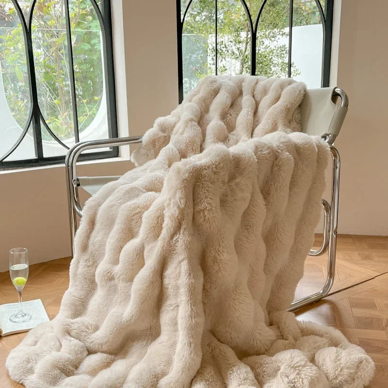 Wintertraum: PlushCozy Kunstpelz-Winterdecke in Premium-Qualität