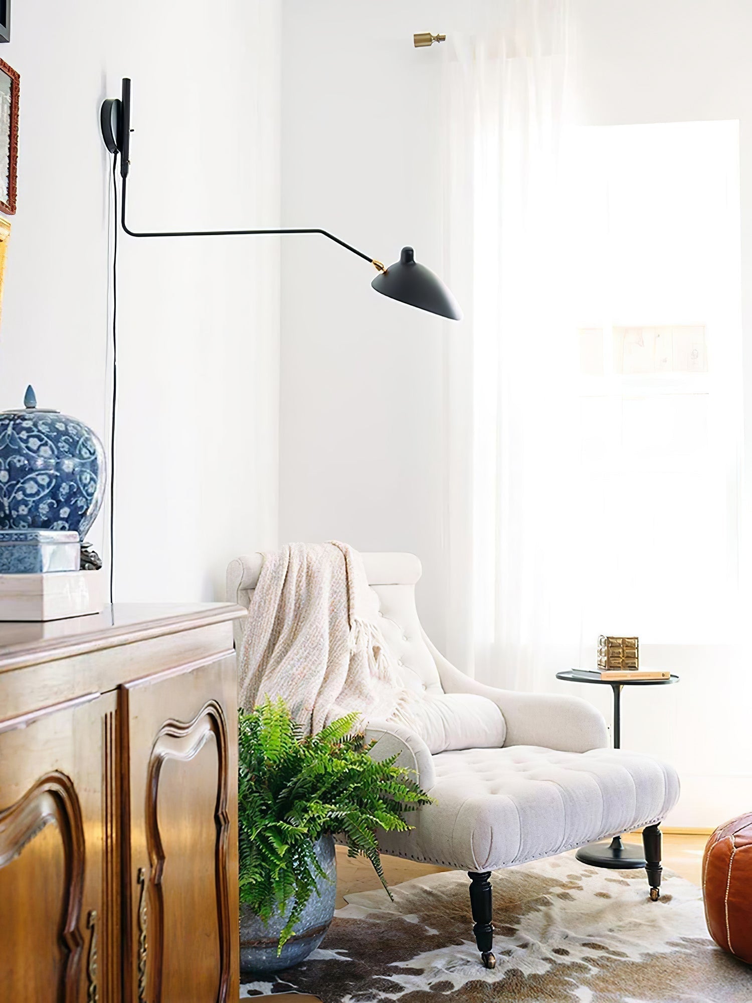 Minimalistische Verstellbare Wandleuchte mit Schwenkarm