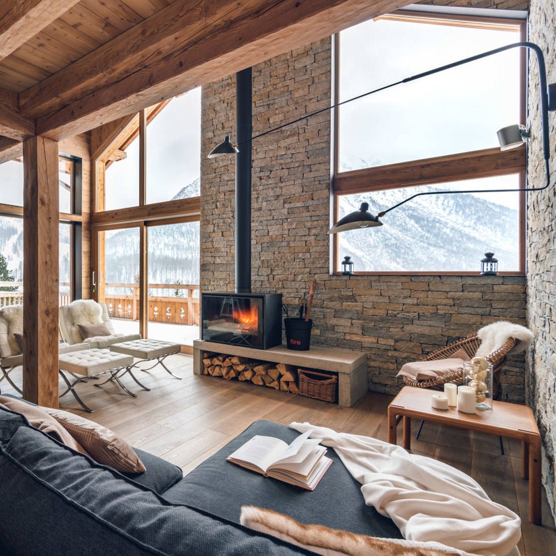 Minimalistische Verstellbare Wandleuchte mit Schwenkarm