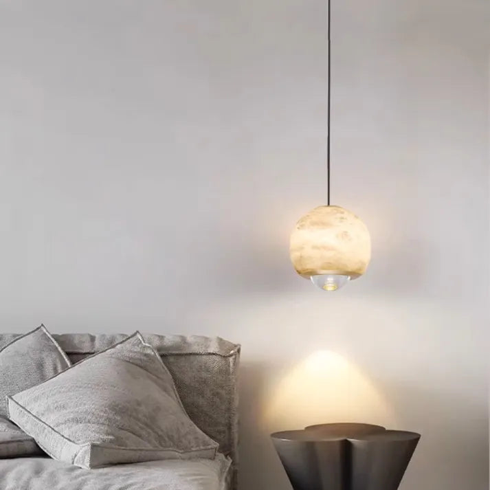 Pendelleuchte mit Marmor-Optik – Nordisch Inspirierte Kugel-Deckenlampe