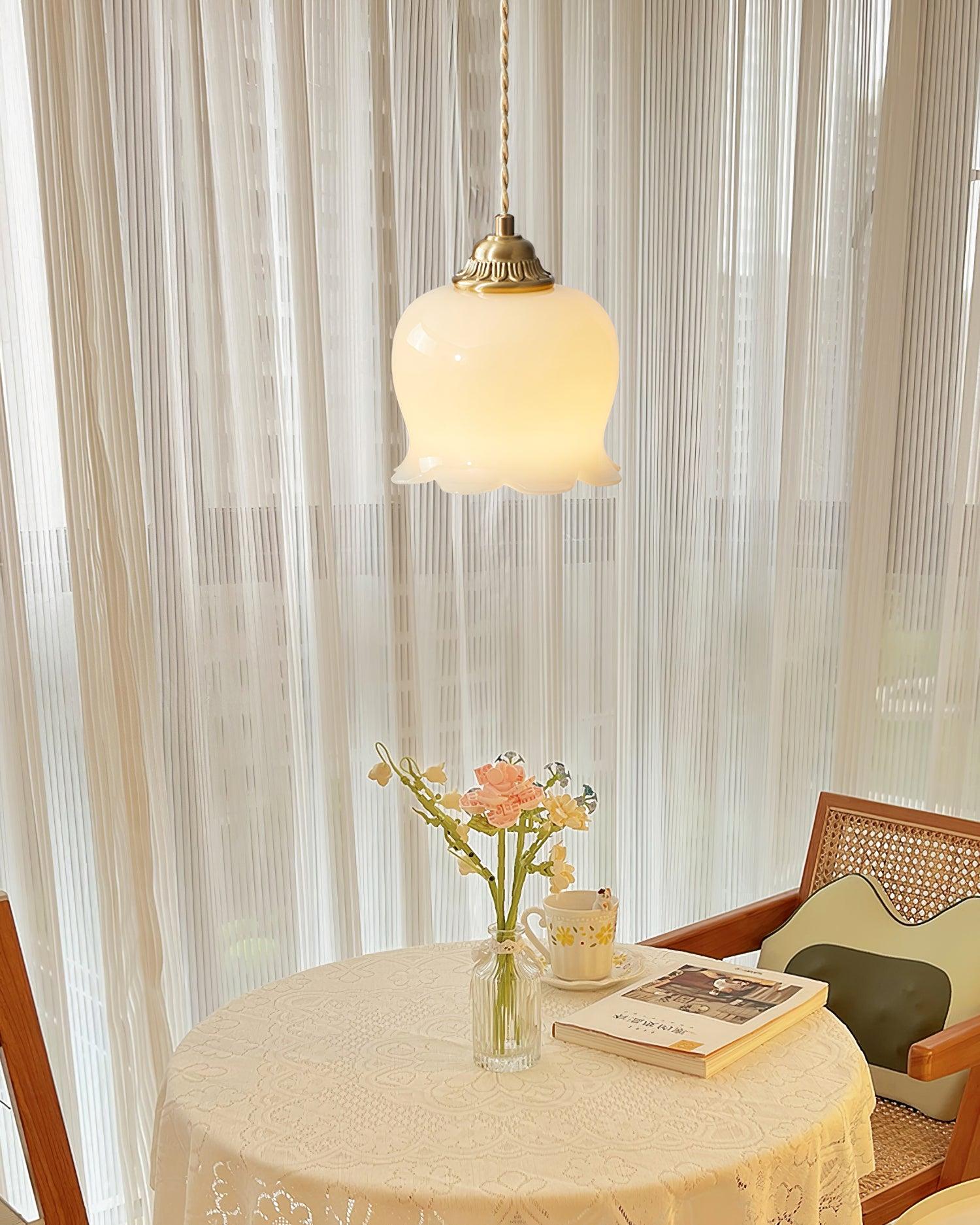 Blumenförmige Pendellampe – Sanftes Licht