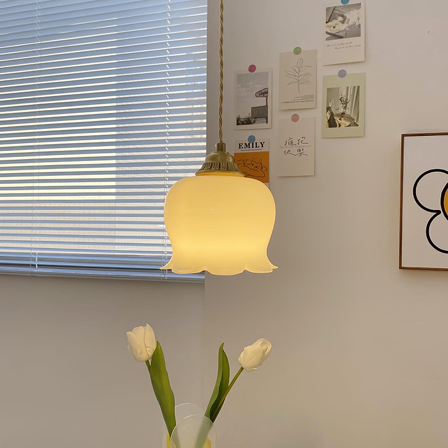Blumenförmige Pendellampe – Sanftes Licht